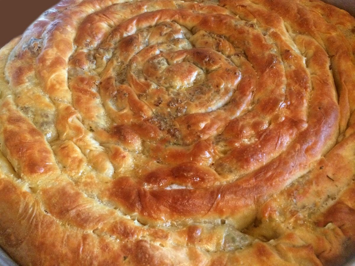 Kıymalı Ispanaklı Açma Börek tarifi görseli
