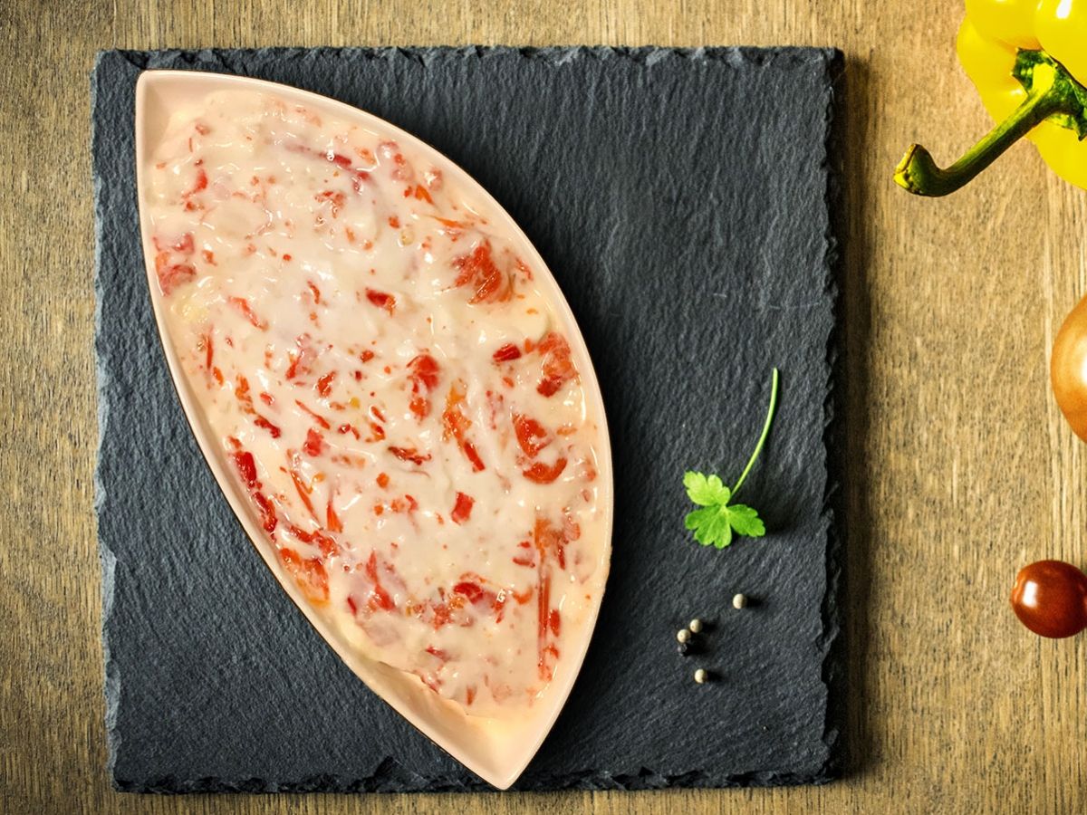 Roasted Red Pepper Salad (Közlenmiş Kırmızı Biber Salatası) recipe photo