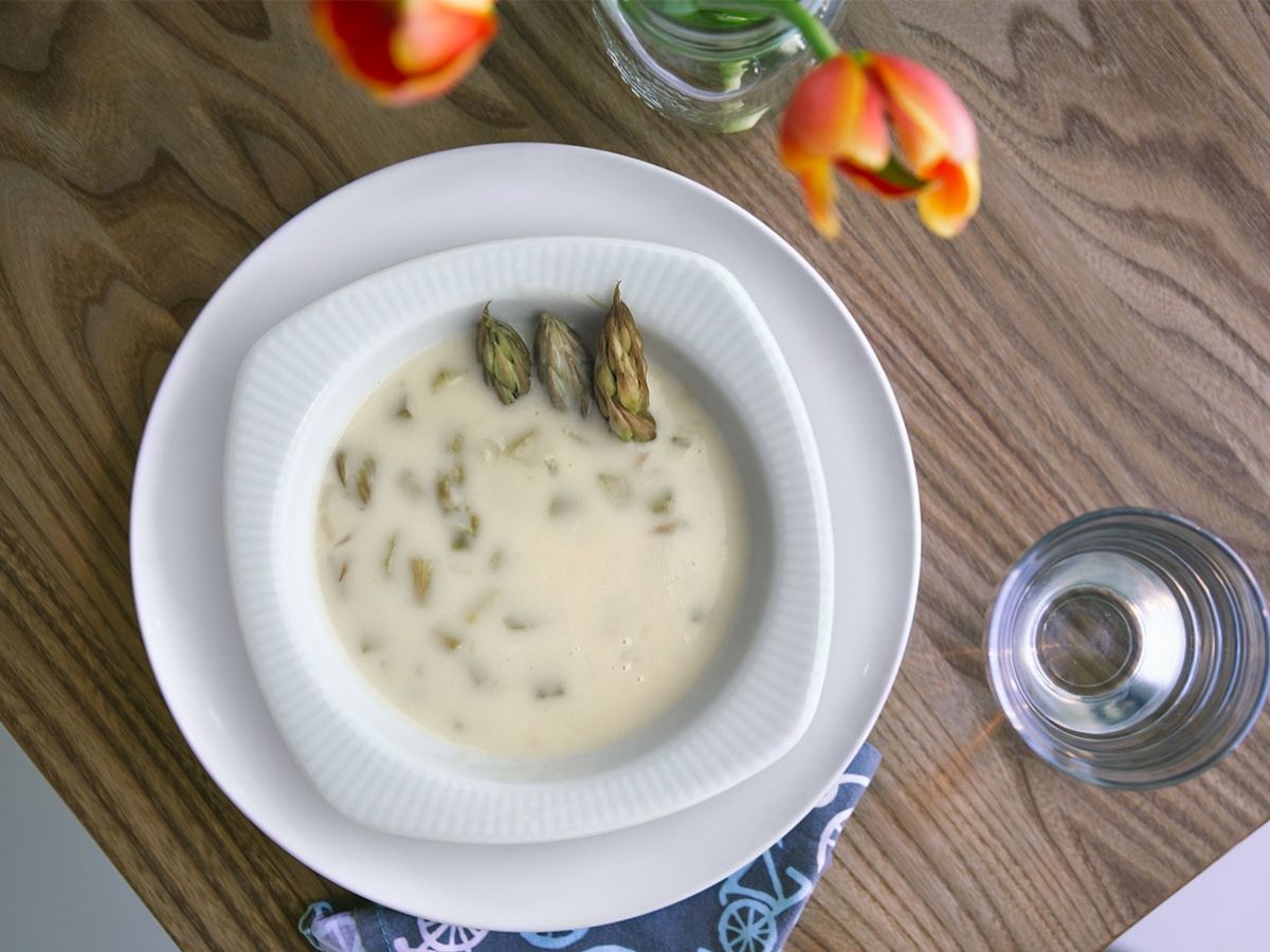 Kuşkonmaz Çorbası tarifi görseli