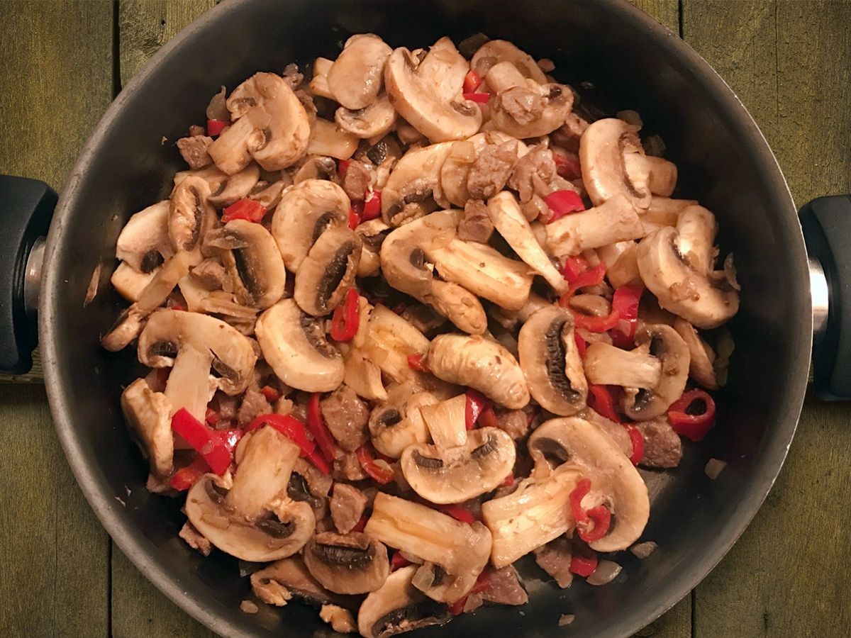 Mantarlı Et Kavurma tarifi görseli