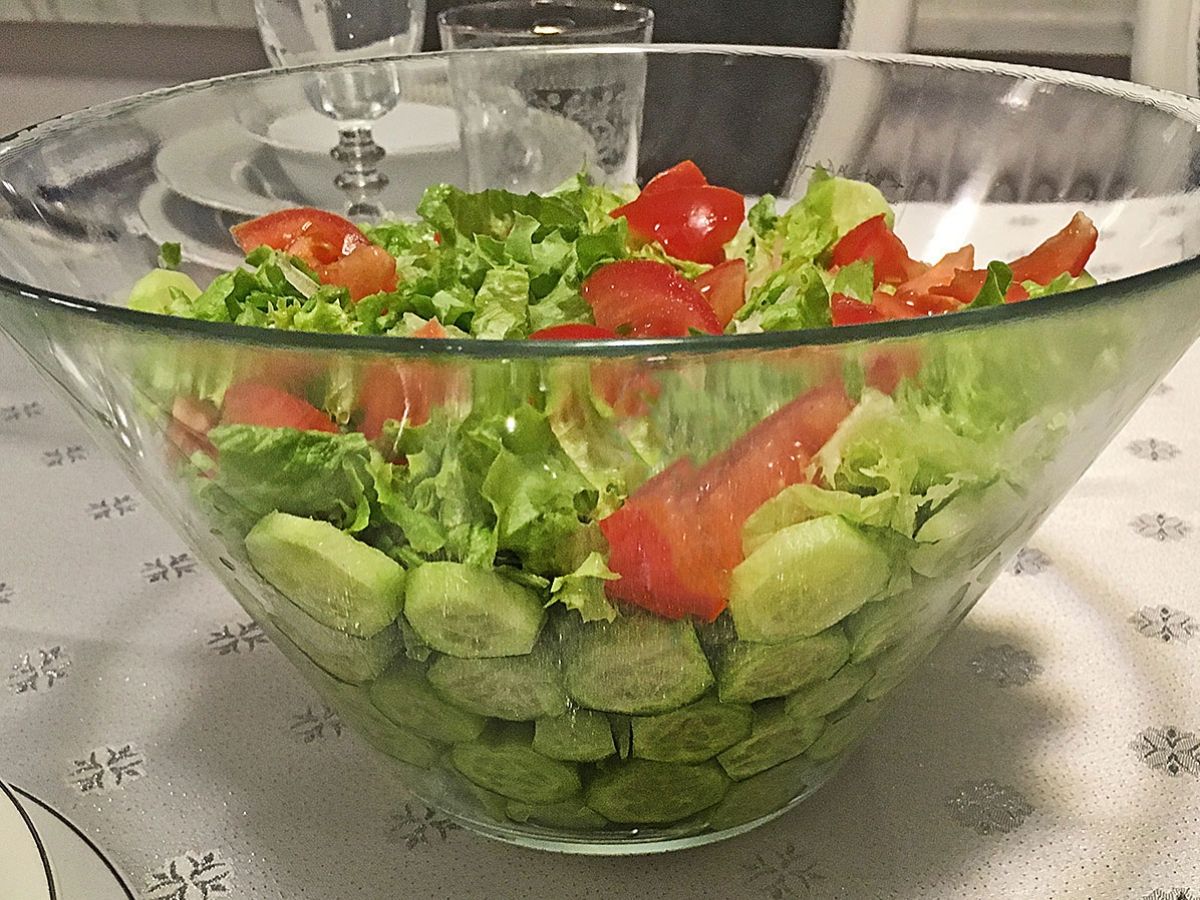 Lettuce Salad with Mayonnaise Dressing recipe photo