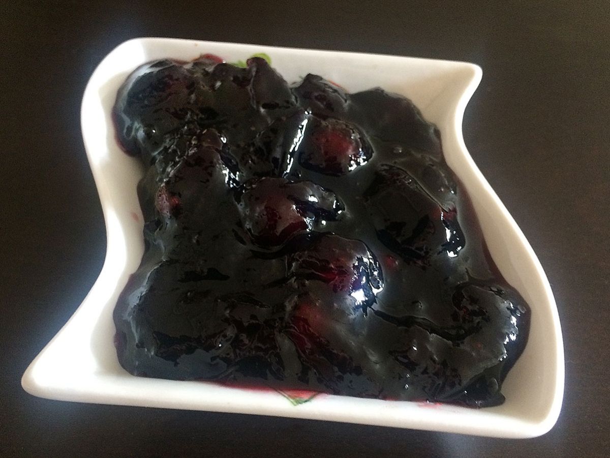 Damson Plum Jam (Mürdüm Eriği Reçeli) recipe photo