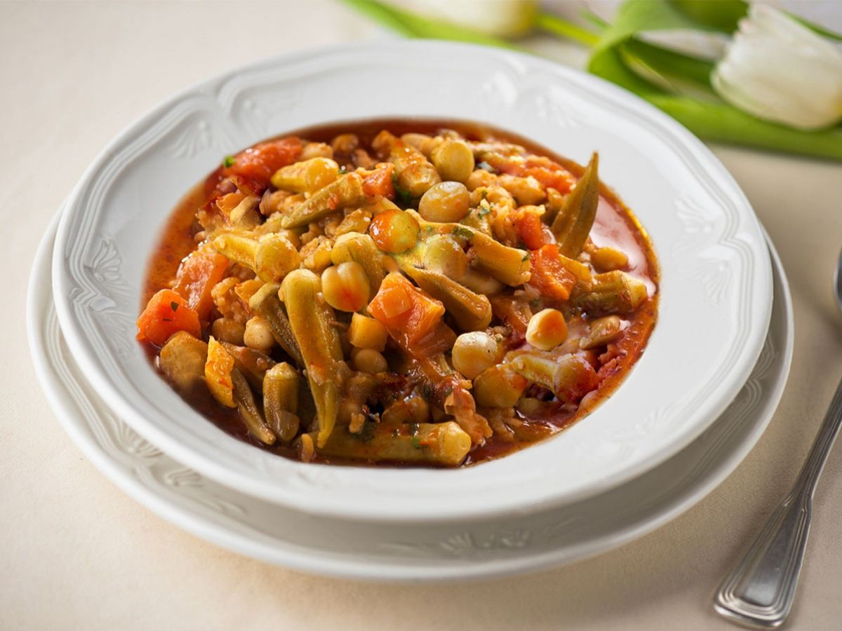 Okra with Chickpeas (Nohutlu Bamya) recipe photo