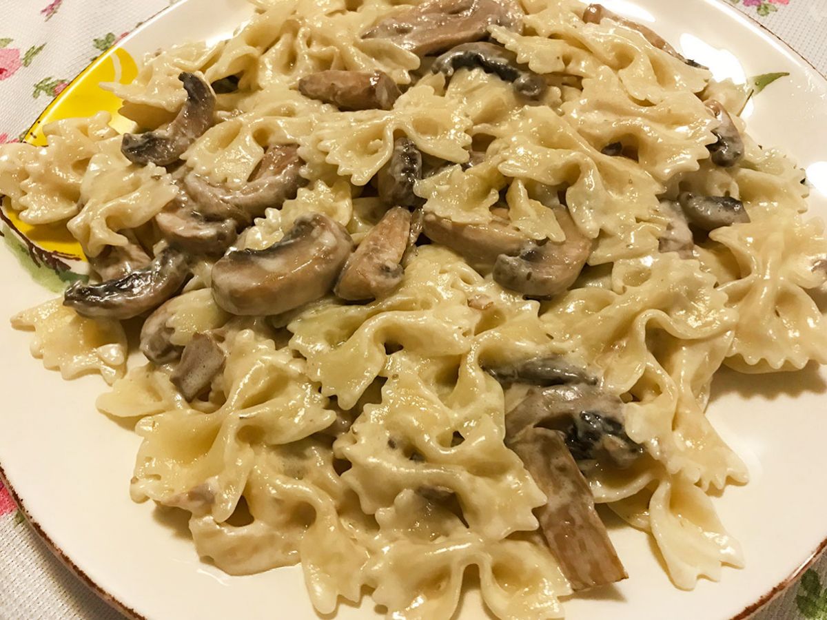 Parmesan Peynirli Mantarlı Makarna tarifi görseli