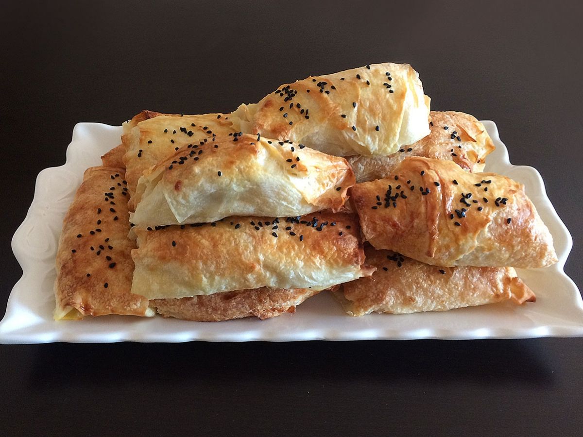 Pastırmalı Sarma Börek tarifi görseli