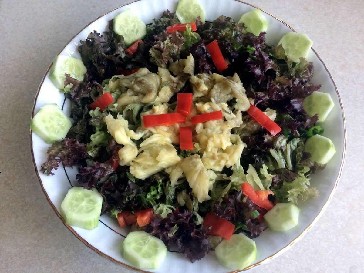 Patlıcanlı Karışık Salata tarifi görseli