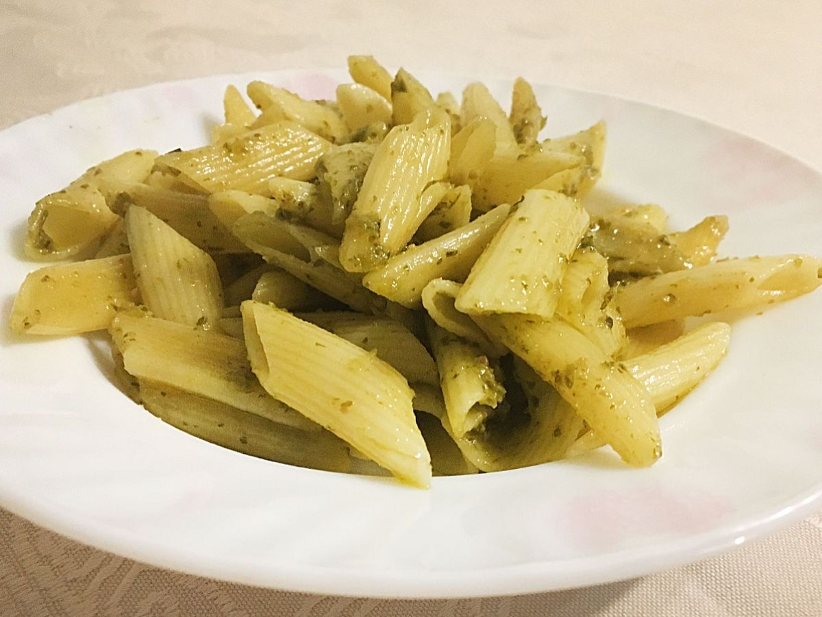 Pesto Soslu Penne Makarna tarifi görseli