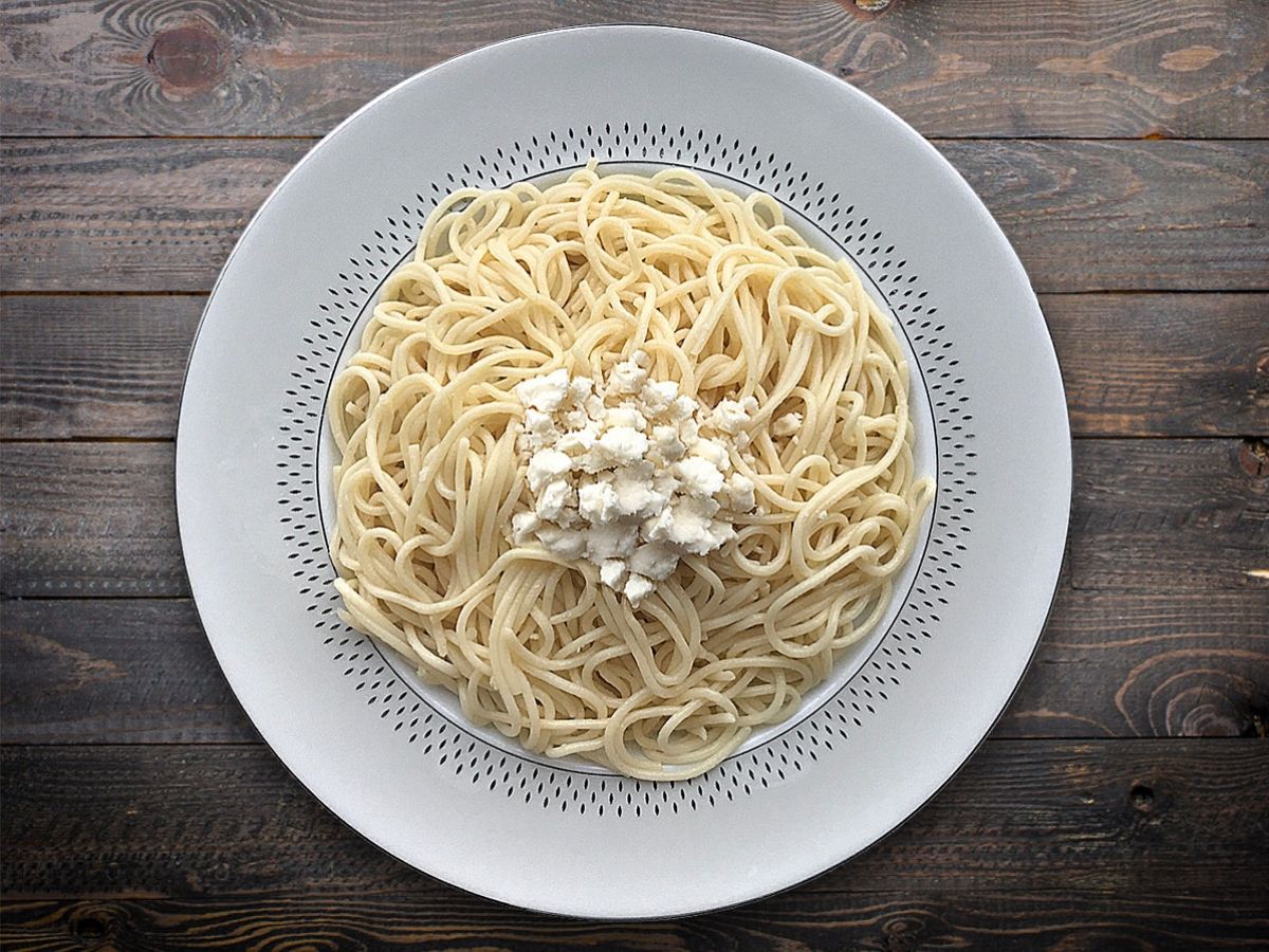 Cheesy Spaghetti with White Cheese recipe photo