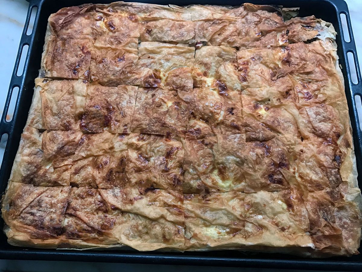 Peynirli Tepsi Böreği tarifi görseli