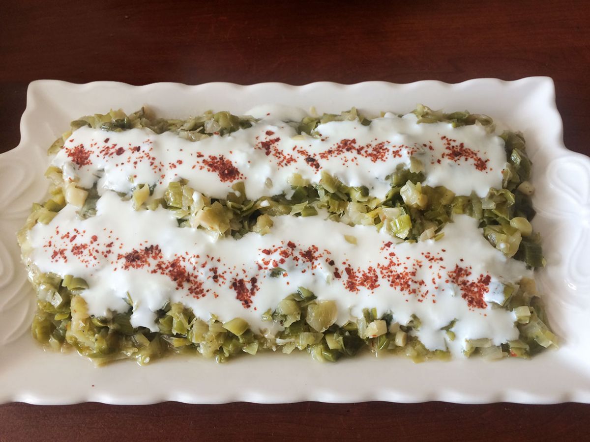 Pırasa Yoğurtlaması tarifi görseli