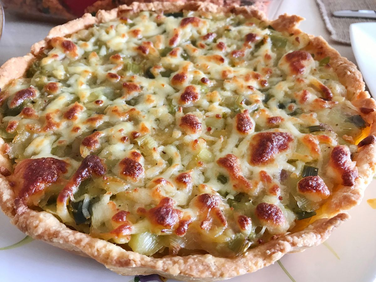 Pırasalı Patatesli Kiş tarifi görseli