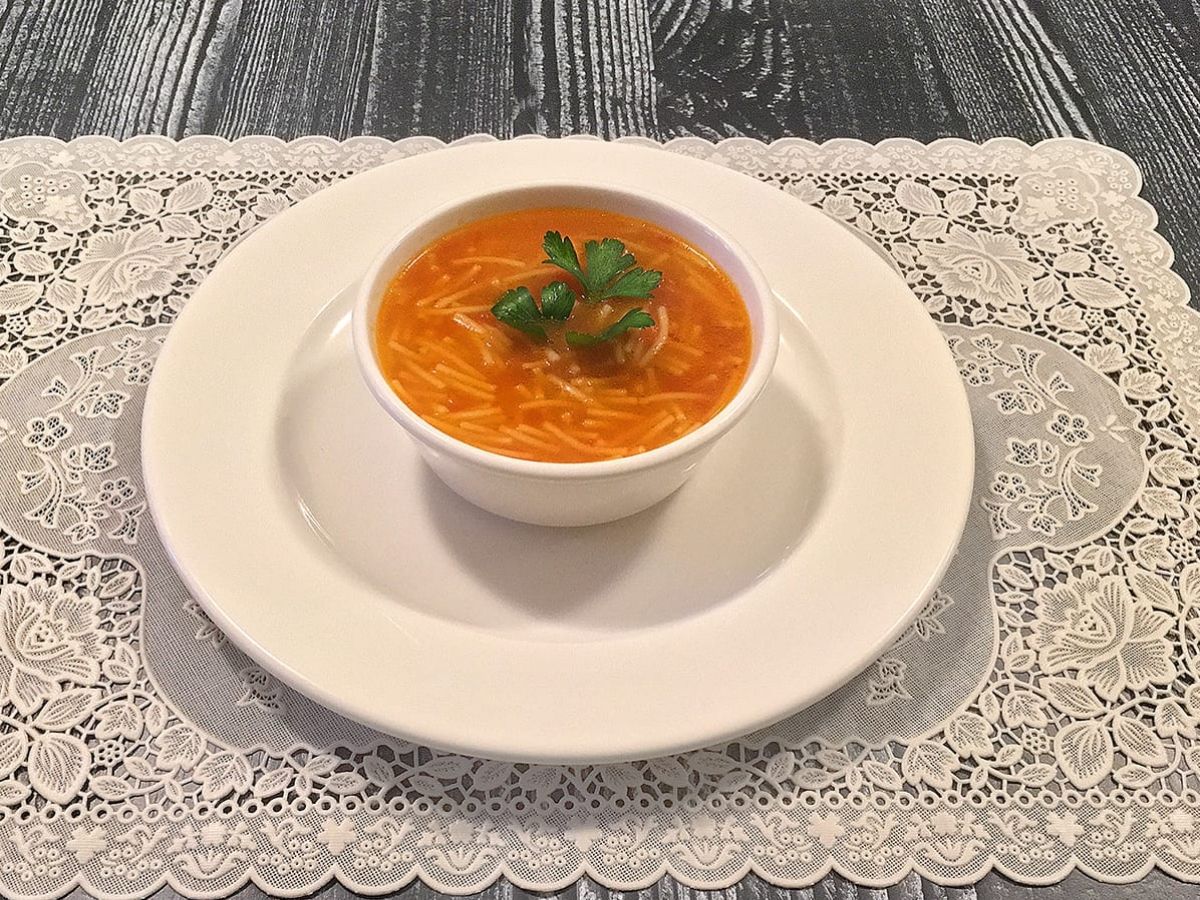 Pratik Domatesli Tel Şehriye Çorbası tarifi görseli