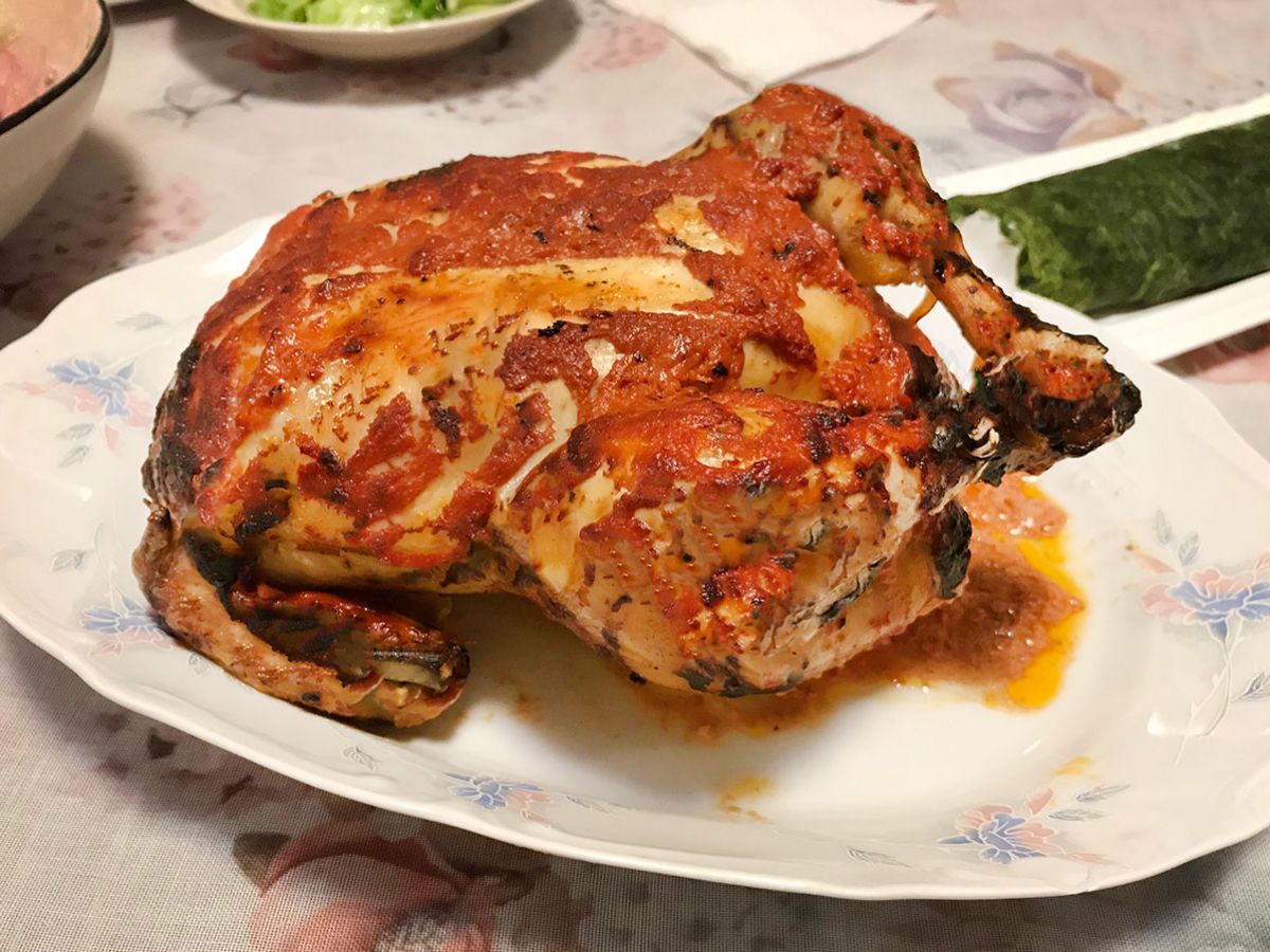 Salçalı Bütün Tavuk tarifi görseli