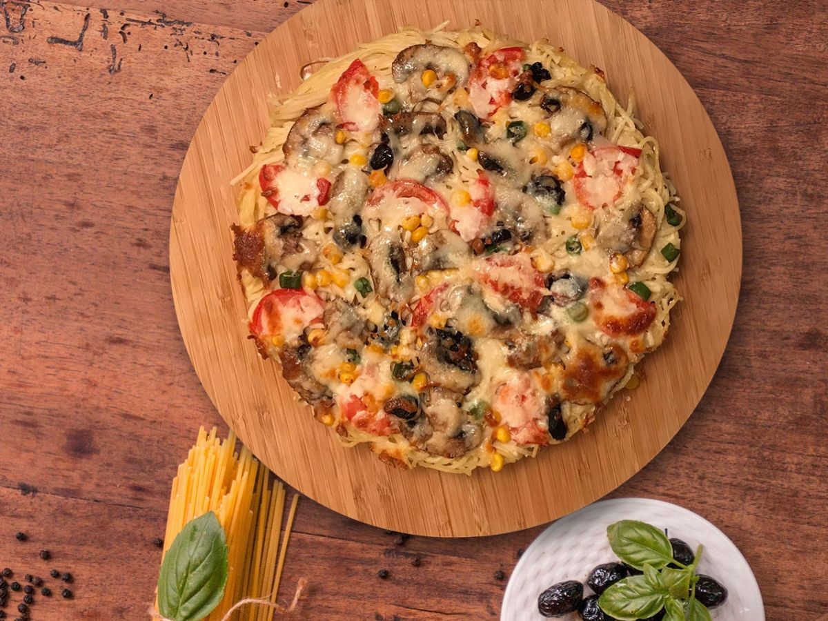 Sebzeli Pizza Makarna tarifi görseli