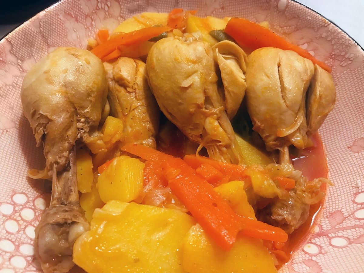 Havuçlu ve Patatesli Tavuk tarifi görseli