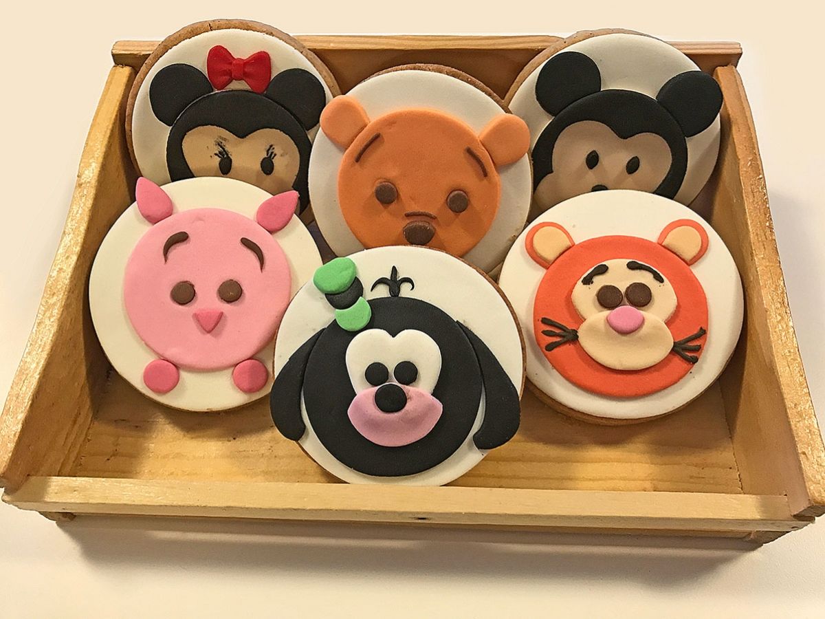 Sugar Cookie with Fondant Decoration recipe photo