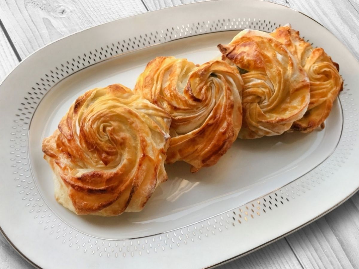 Pinwheel Börek (Turkish Savory Pastry) with Soda recipe photo