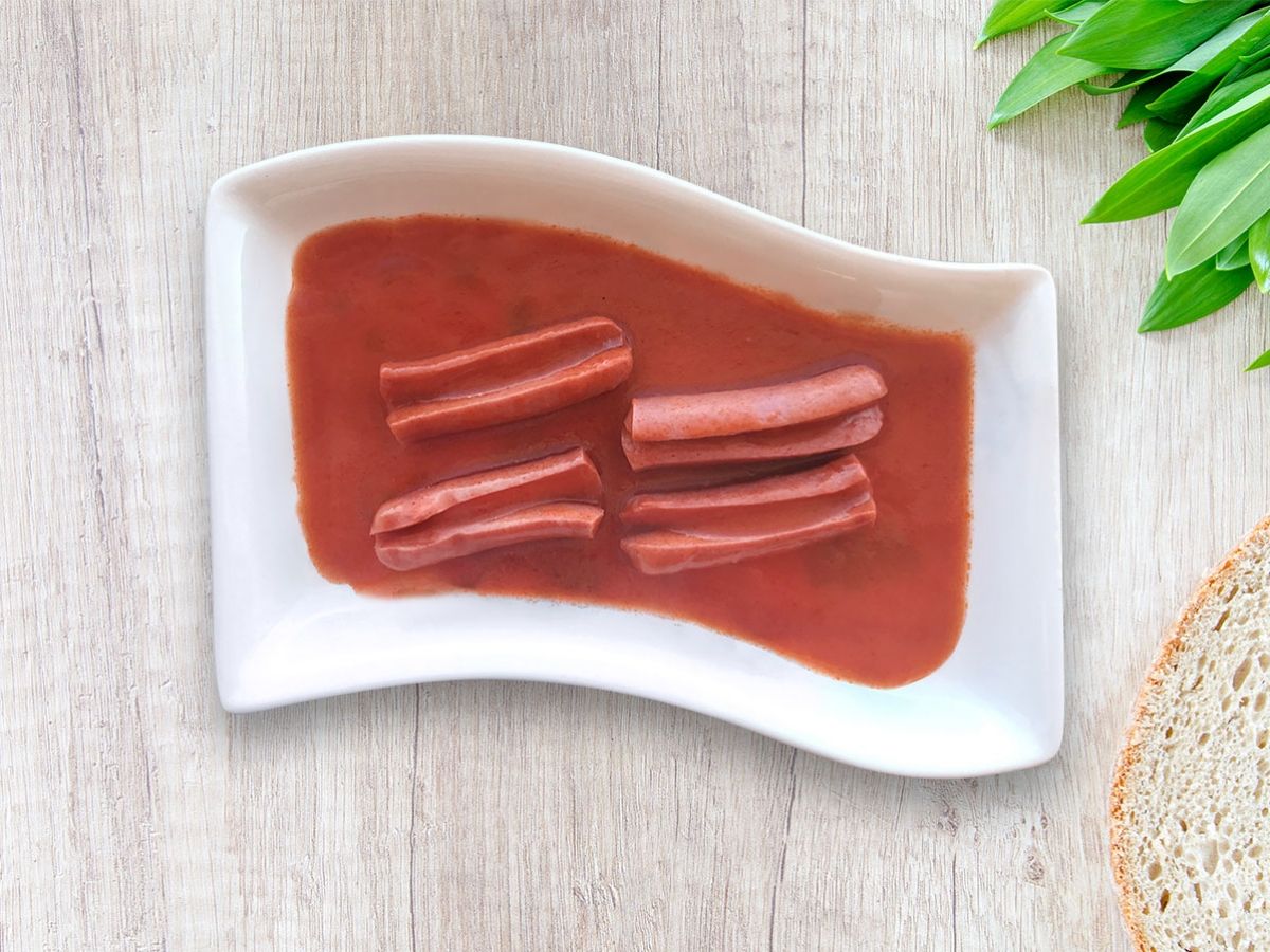 Street-Style Sausages in Tomato Sauce recipe photo