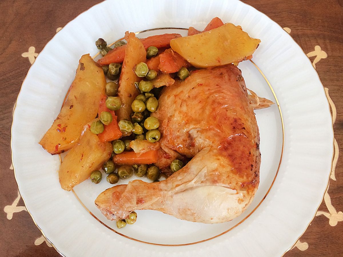Saucy Chicken with Peas recipe photo