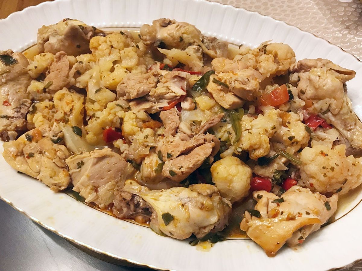 Tavuklu Karnabahar Yemeği tarifi görseli