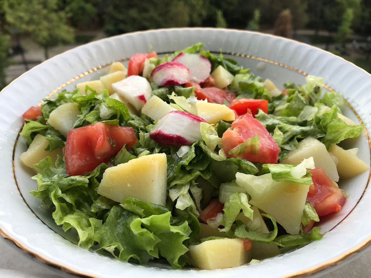 Turplu Patates Salatası tarifi görseli