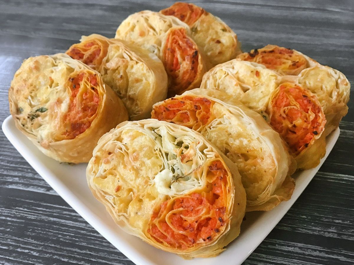 Üç Renkli Börek tarifi görseli