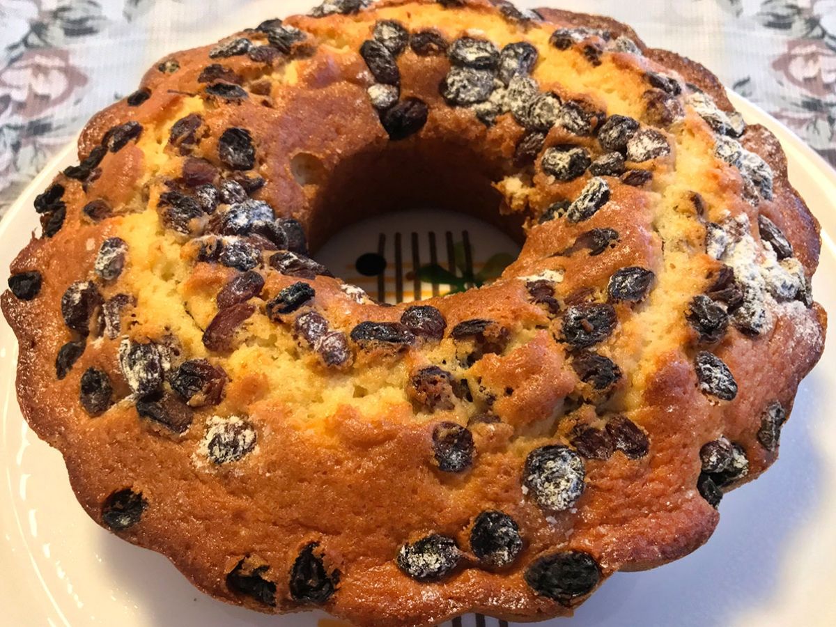 Kuru Üzümlü Kek tarifi görseli