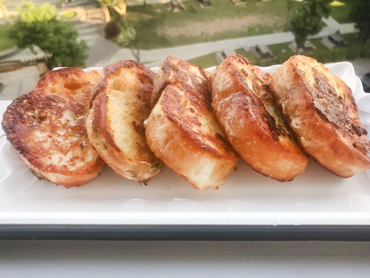 Yoğurt Soslu Ekmek tarifi görseli