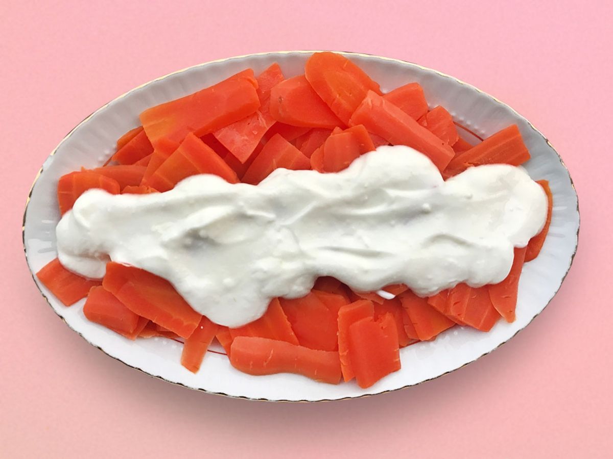 Carrots with Garlic Yogurt (Yoğurtlu Havuç) recipe photo