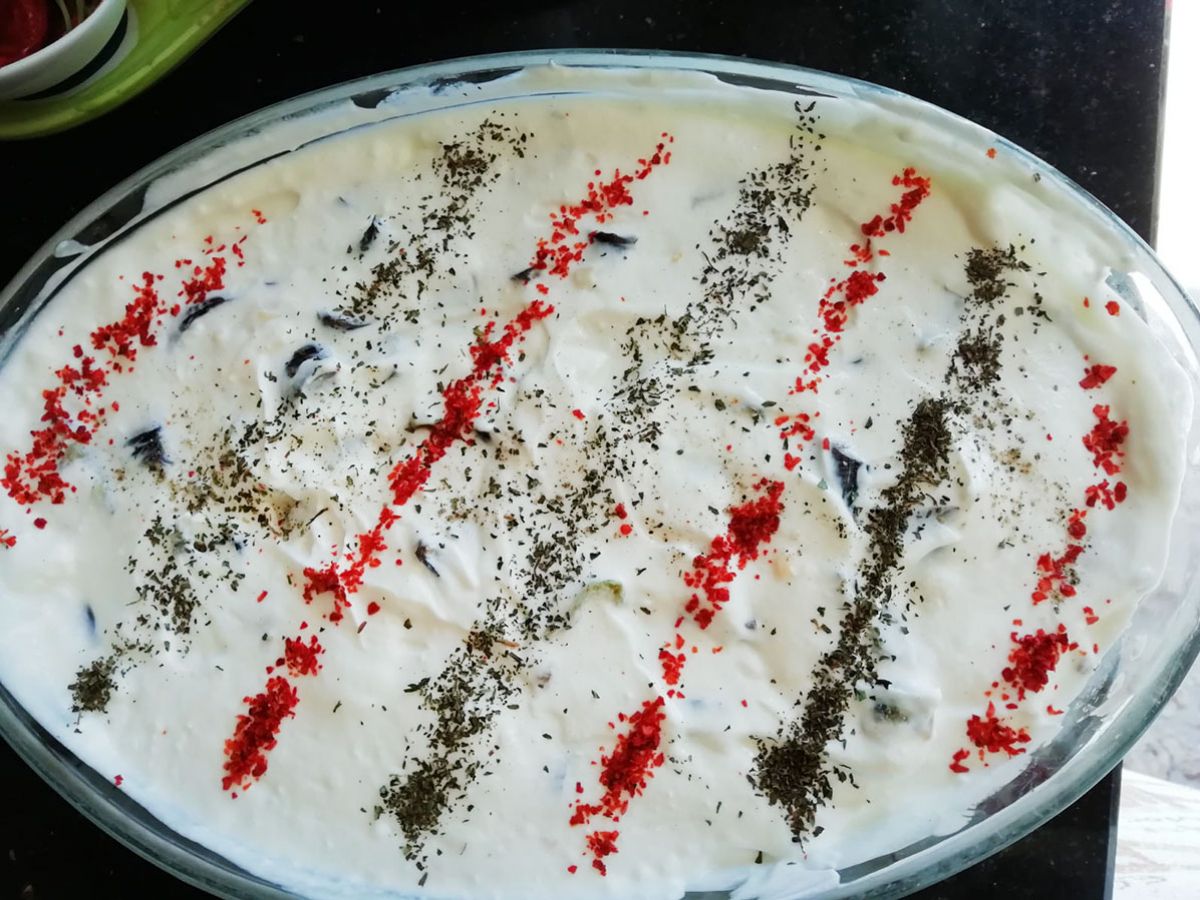 Yoğurtlu Kuru Biber Kızartması tarifi görseli