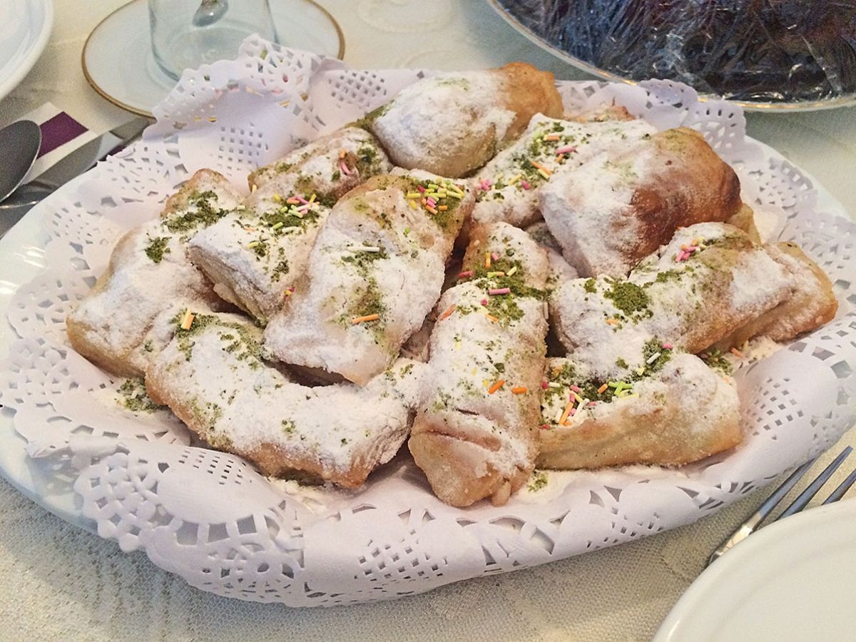 Yufka Ponçik (Fried Yufka Doughnuts) recipe photo