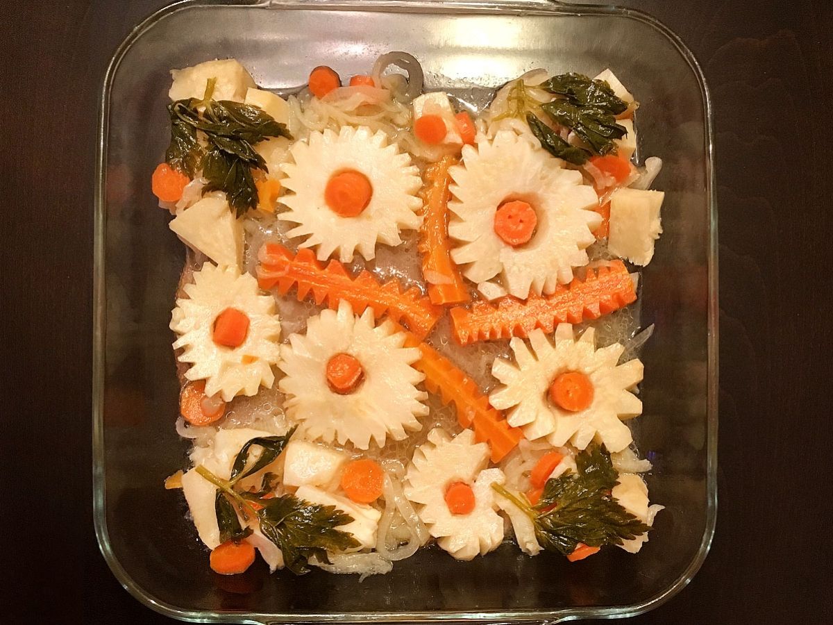 Olive Oil Flower Celeriac (Zeytinyağlı Çiçek Kereviz) recipe photo