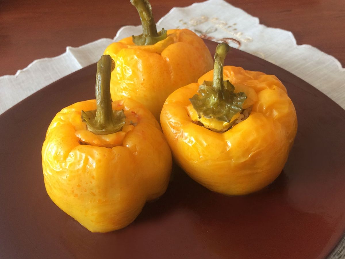 Zeytinyağlı Sarı Biber Dolması tarifi görseli